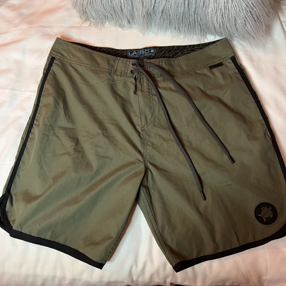 Men’s Laird shorts size 36. Olive Green